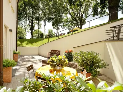 Ein Garten an der Unterkunft Hotel Villa Monte Vino