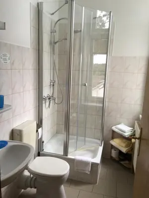 Ein Badezimmer in der Unterkunft Stadtsee-Pension Templin