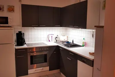 Küche/Küchenzeile in der Unterkunft CARLO familienfreundliches 3-Raum Apartment auf der DOM-Insel