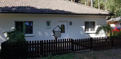 Das Gebäude in dem sich das Ferienhaus befindet