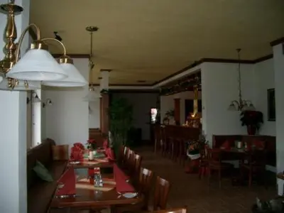 Ein Sitzbereich in der Unterkunft Gasthof Strausberg Nord