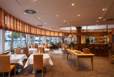 Ein Restaurant oder anderes Speiselokal in der Unterkunft Hotel Barnimer Hof