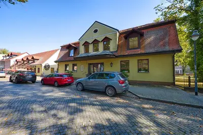 Das Gebäude in dem sich das Hotel befindet