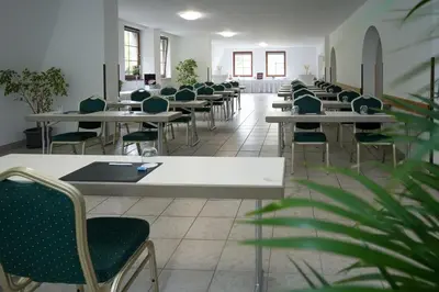 Ein Restaurant oder anderes Speiselokal in der Unterkunft Hotel Sophienhof