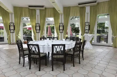 Ein Restaurant oder anderes Speiselokal in der Unterkunft Landhaus Alpinia