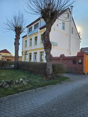 Das Gebäude in dem sich die Pension befindet