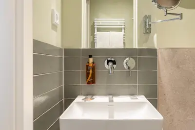 Ein Badezimmer in der Unterkunft Hotel Columbia Berlin am Platz der Luftbrücke