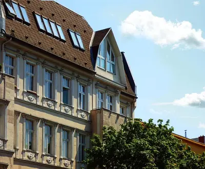 Das Gebäude in dem sich die Pension befindet