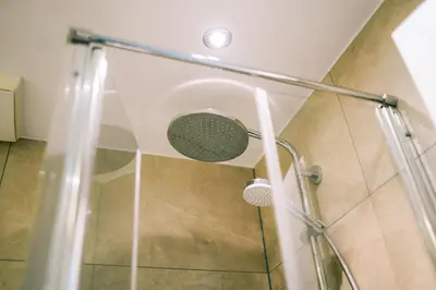 Ein Badezimmer in der Unterkunft DämeritzSeehotel