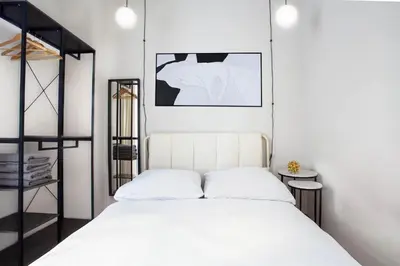 Ein Bett oder Betten in einem Zimmer der Unterkunft Cozy Studio Apartments In Berlin Prenzlauer Berg