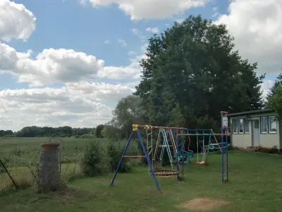 Ein Kinderspielbereich in der Unterkunft Ferienanlage direkt am Beetzsee