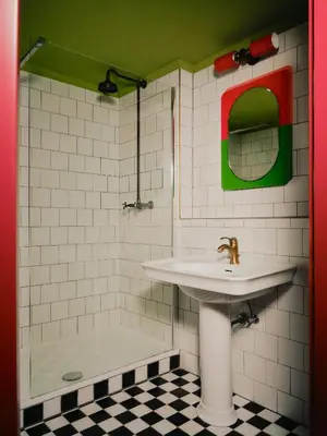 Ein Badezimmer in der Unterkunft The Dean Berlin