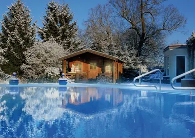 Der Swimmingpool an oder in der Nähe von Hotel & SPA Sommerfeld - Adults Only