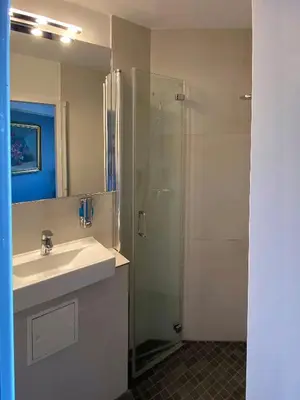 Ein Badezimmer in der Unterkunft Zum Grünen Turm