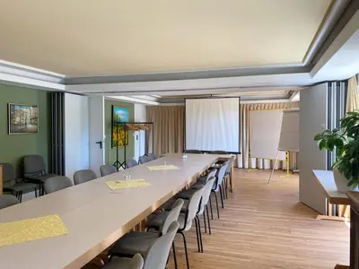 Der Geschäftsbereich oder Konferenzraum in der Unterkunft Zum Grünen Turm