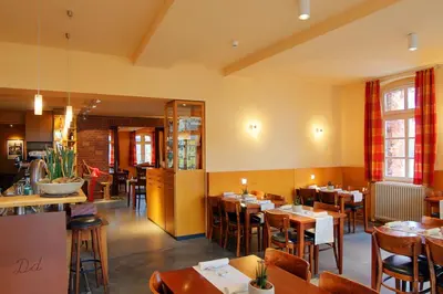 Ein Restaurant oder anderes Speiselokal in der Unterkunft Alte Schule Reichenwalde