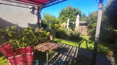 Ein Garten an der Unterkunft Ferienwohnung in Peetzig am See