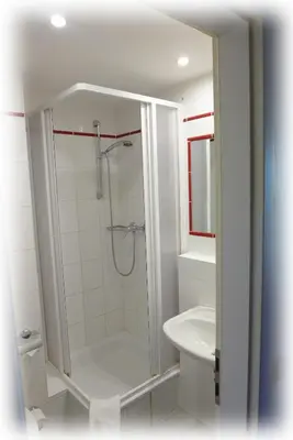 Ein Badezimmer in der Unterkunft Hotel Lindenberger Hof