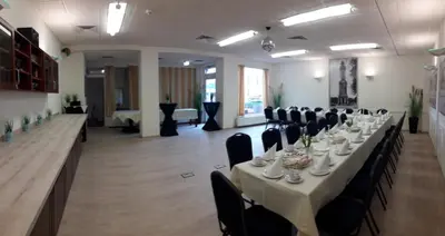 Ein Restaurant oder anderes Speiselokal in der Unterkunft KomfortHotel Grossbeeren - Stadt-Gut-Hotel
