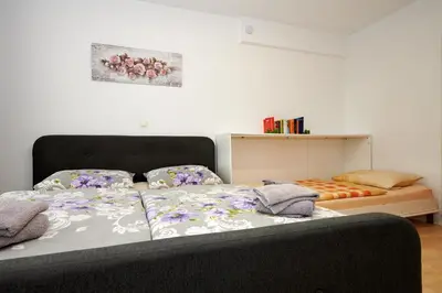 Ein Bett oder Betten in einem Zimmer der Unterkunft Hüblers-Schlafquartier