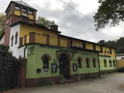 Das Gebäude in dem sich das Hotel befindet