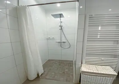 Ein Badezimmer in der Unterkunft Apartment im Zentrum Berlin Kudamm, City West