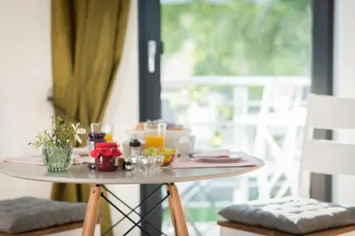 Getränke in der Unterkunft Ferienwohnung Grünes Berlin