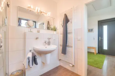 Ein Badezimmer in der Unterkunft Ferienwohnung Grünes Berlin