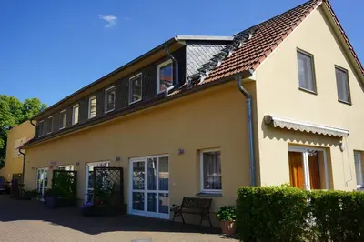 Das Gebäude in dem sich die Ferienwohnung befindet