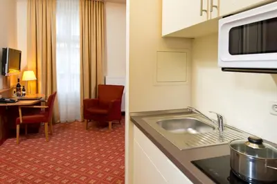 Küche/Küchenzeile in der Unterkunft Hotel & Apartments Zarenhof Berlin Prenzlauer Berg