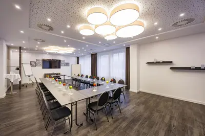 Der Geschäftsbereich oder Konferenzraum in der Unterkunft Airporthotel Berlin-Adlershof