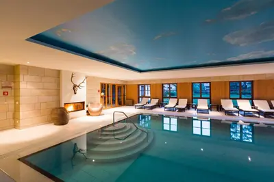 Der Swimmingpool an oder in der Nähe von Hotel Gut Klostermühle natur resort & medical spa