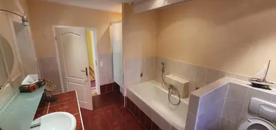 Ein Badezimmer in der Unterkunft Ferienhaus Fichtenwalde, 160qm, 3SZ, 2BD, Küche, VDSL