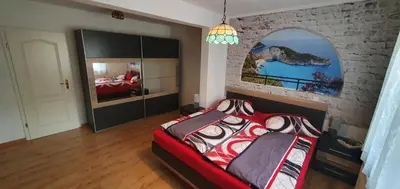 Ein Bett oder Betten in einem Zimmer der Unterkunft Ferienhaus Fichtenwalde, 160qm, 3SZ, 2BD, Küche, VDSL