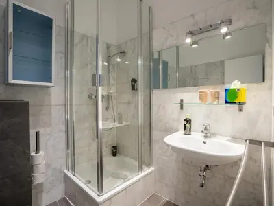 Ein Badezimmer in der Unterkunft Apartments Berlin Lottumstraße 4