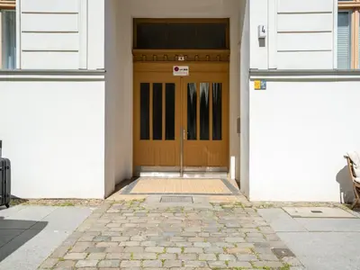 Eine Fassade oder ein Eingang zu Apartments Berlin Lottumstraße 4