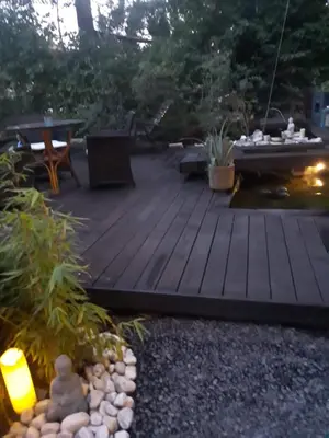 Ein Garten an der Unterkunft Miet-Kamp ruhig, zentral, nahe Messe, ausgefallenes design 2 Schlafzimmer
