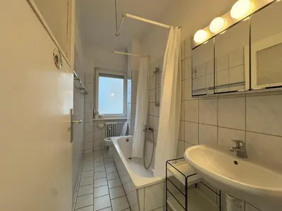 Ein Badezimmer in der Unterkunft M M Central Apartments - Free Parking - Vintage Style