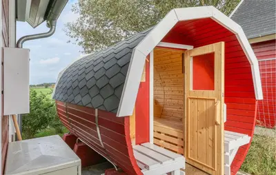 Das Gebäude in dem sich das Ferienhaus befindet