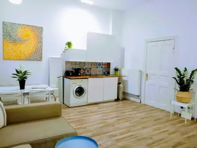 Küche/Küchenzeile in der Unterkunft Cozy studio in Friedrichshain, 4 quiet guests only