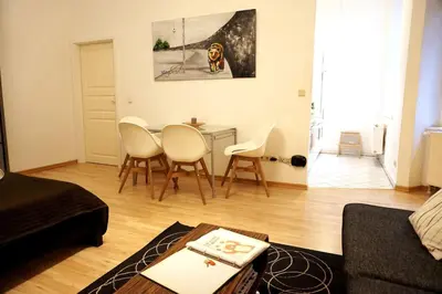 Ein Sitzbereich in der Unterkunft Quiet studio apartment in Prenzlauer Berg near Mauerpark