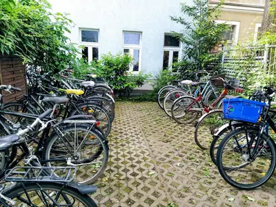 Radfahren an der Unterkunft Quiet studio apartment in Prenzlauer Berg near Mauerpark oder in der Nähe
