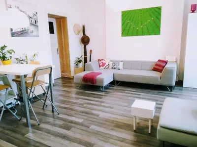 Ein Sitzbereich in der Unterkunft StayBearlin Apartments Prenzlauer Berg Grellstraße