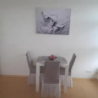 APARTMENTs LEONARDO