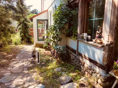 Ein Garten an der Unterkunft Gemütliches Haus im grünen in NFO