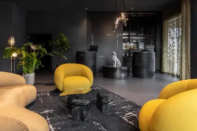 Ein Sitzbereich in der Unterkunft Hotel ROMY by AMANO