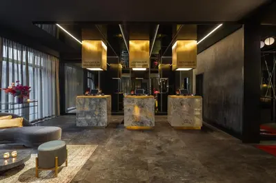 Ein Sitzbereich in der Unterkunft Hotel AMANO East Side