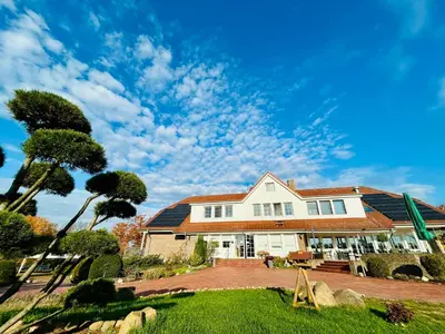 Ein Garten an der Unterkunft Hotel Reindahls