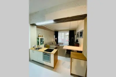Küche/Küchenzeile in der Unterkunft Wunderschöne Ladenwohnung in Kreuzberg