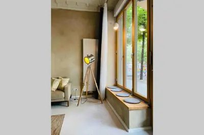Ein Sitzbereich in der Unterkunft Wunderschöne Ladenwohnung in Kreuzberg